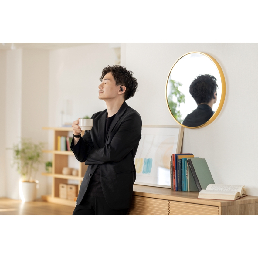 OpenFit, Black